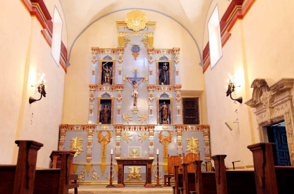 MISSION SAN JOSE CHURCH INTERIOR WITH ORNATE ALTAR